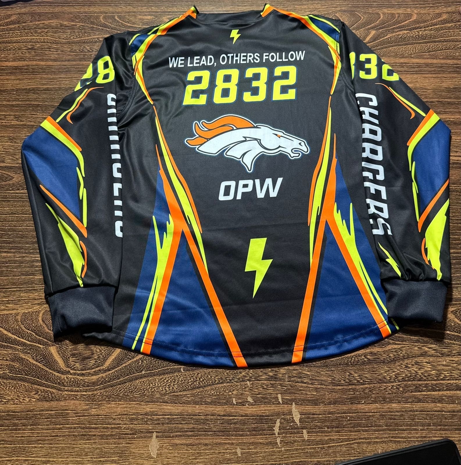Finished long-sleeve jersey, back